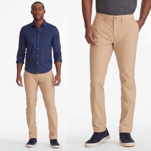 UNTUCKit Men's Chancellor Straight Leg Tech Pants in Tan Size 38x32